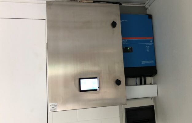 Shearwater on K'Gari - Inverter